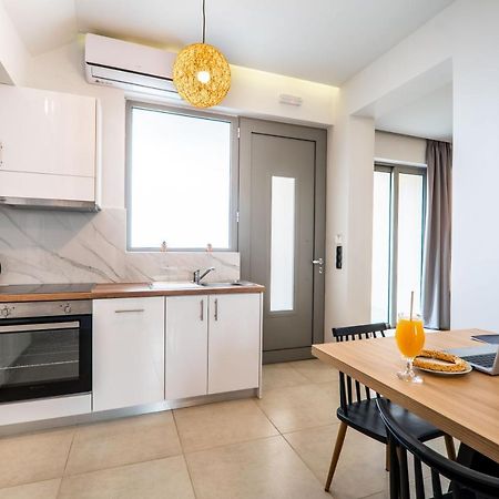 Aegean Breeze Luxury Apartments Next To The Sea マレメ エクステリア 写真