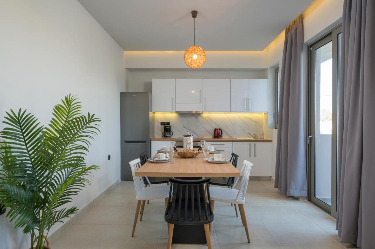 Aegean Breeze Luxury Apartments Next To The Sea マレメ エクステリア 写真