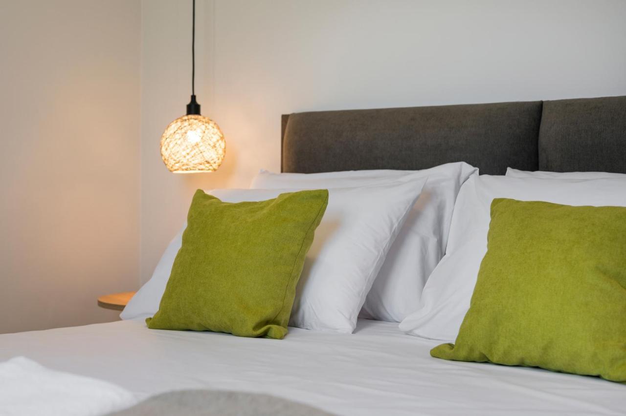 Aegean Breeze Luxury Apartments Next To The Sea マレメ エクステリア 写真