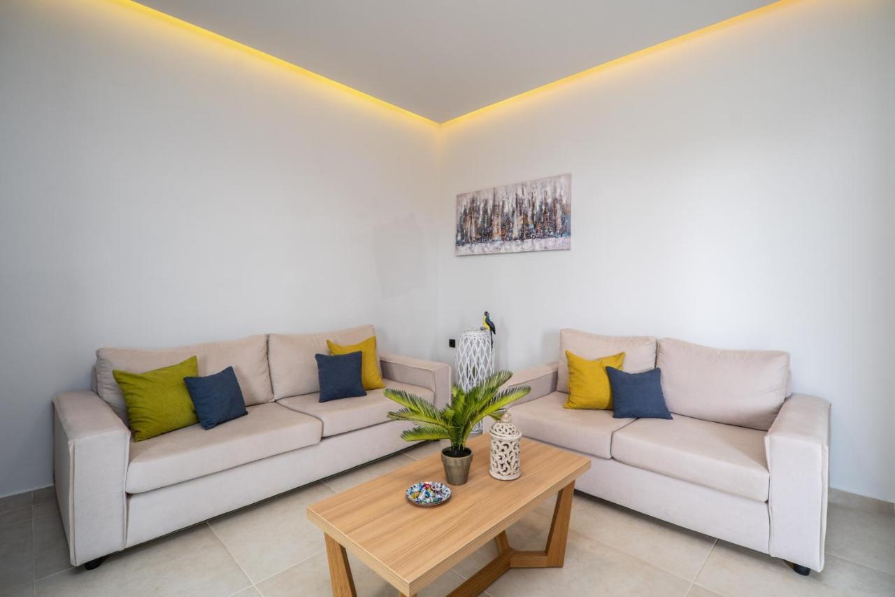 Aegean Breeze Luxury Apartments Next To The Sea マレメ エクステリア 写真